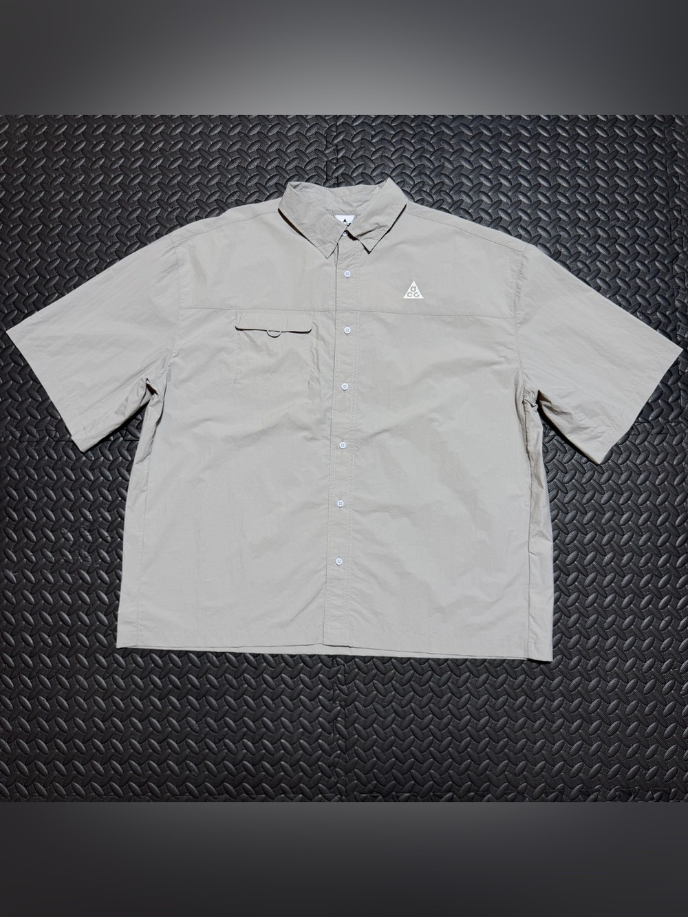 Nike ACG Orb Weaver UV Repel Short Sleeve Shirt Gray HJ2883-009 Mens Large NEW